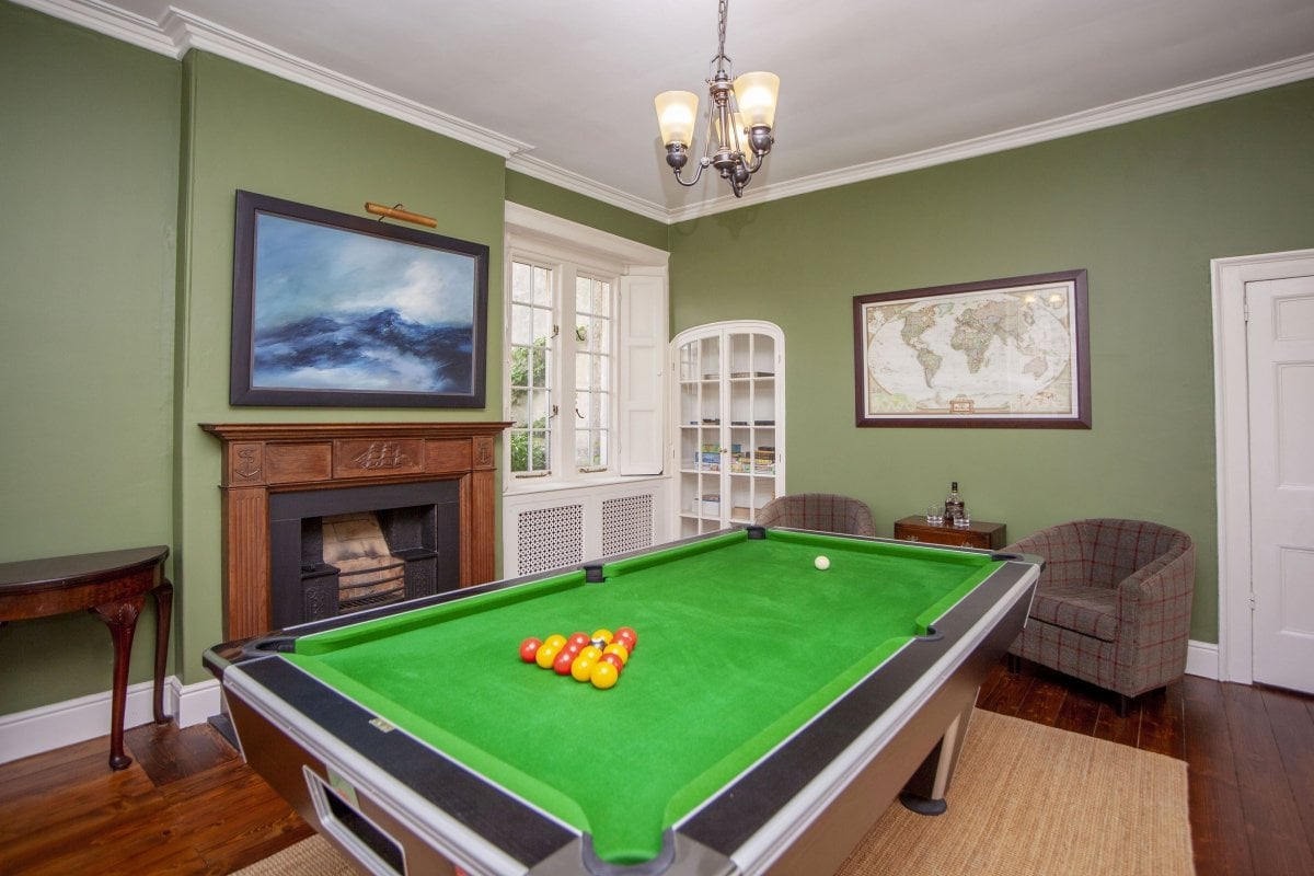 The Farmhouse - games room with pool table